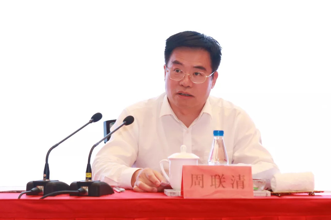 周联清，卓越领导者的起步之路，探寻其最早职务之路