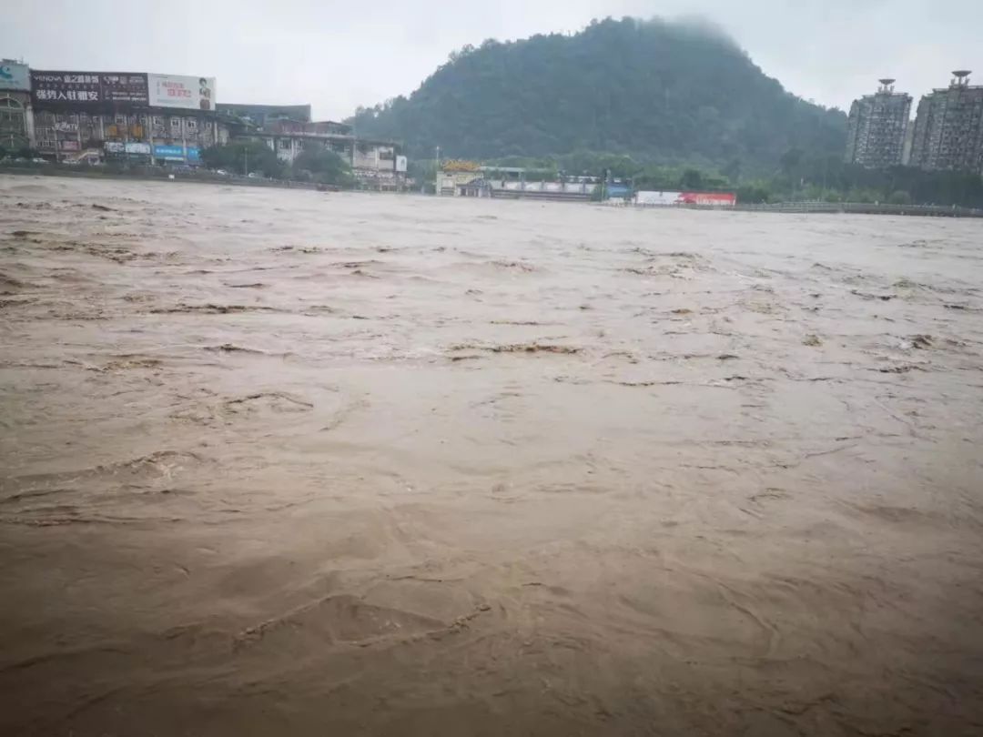 雅安特大暴雨，灾难中的坚韧与希望首现曙光