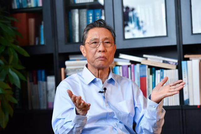 钟南山医学泰斗的敏锐洞察与责任担当，疫情早期的预警与提醒
