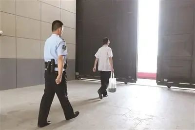 刑满释放人员的历程与启示，过去的经历与未来的希望