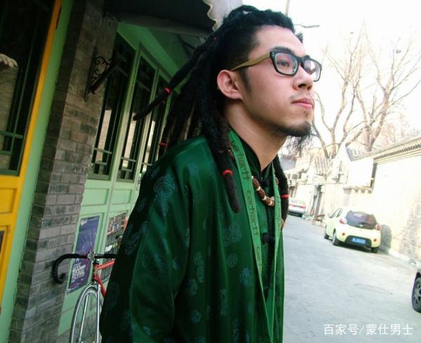 钩织起源，历史、工艺与时尚交织下的最早款钩织艺术