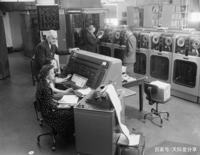 计算机技术的起源与发展，探索计算机最早的行业历程