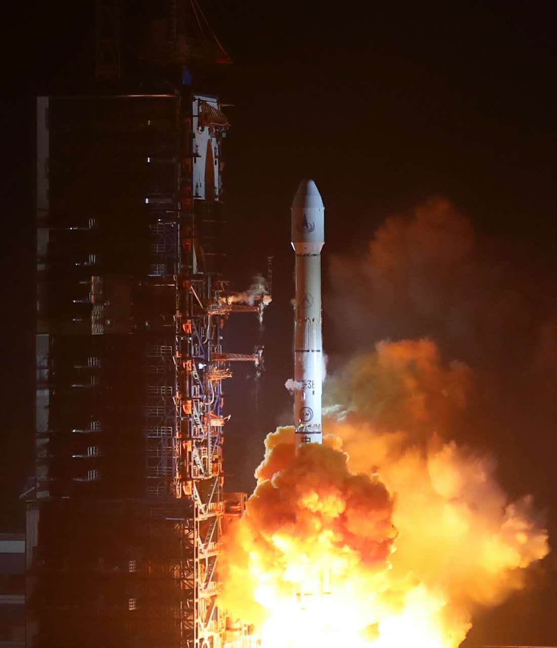 中国最早卫星火箭发射，开启航天探索新篇章