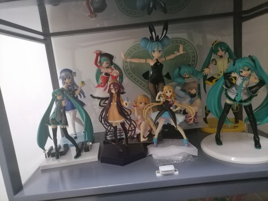 初音未来景品溯源，探寻虚拟偶像的源头与早期发展之路