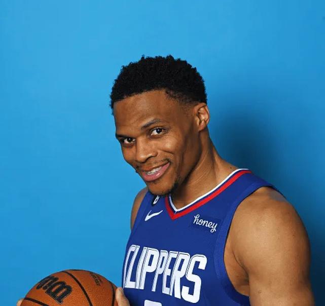 哈登的时尚先锋之路，从街头到NBA的最早造型回顾
