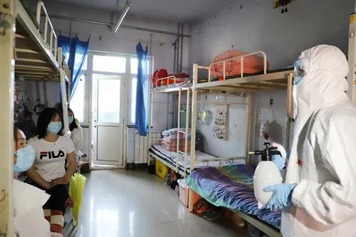 中国抗击新冠疫情，挑战与应对的历史性战役